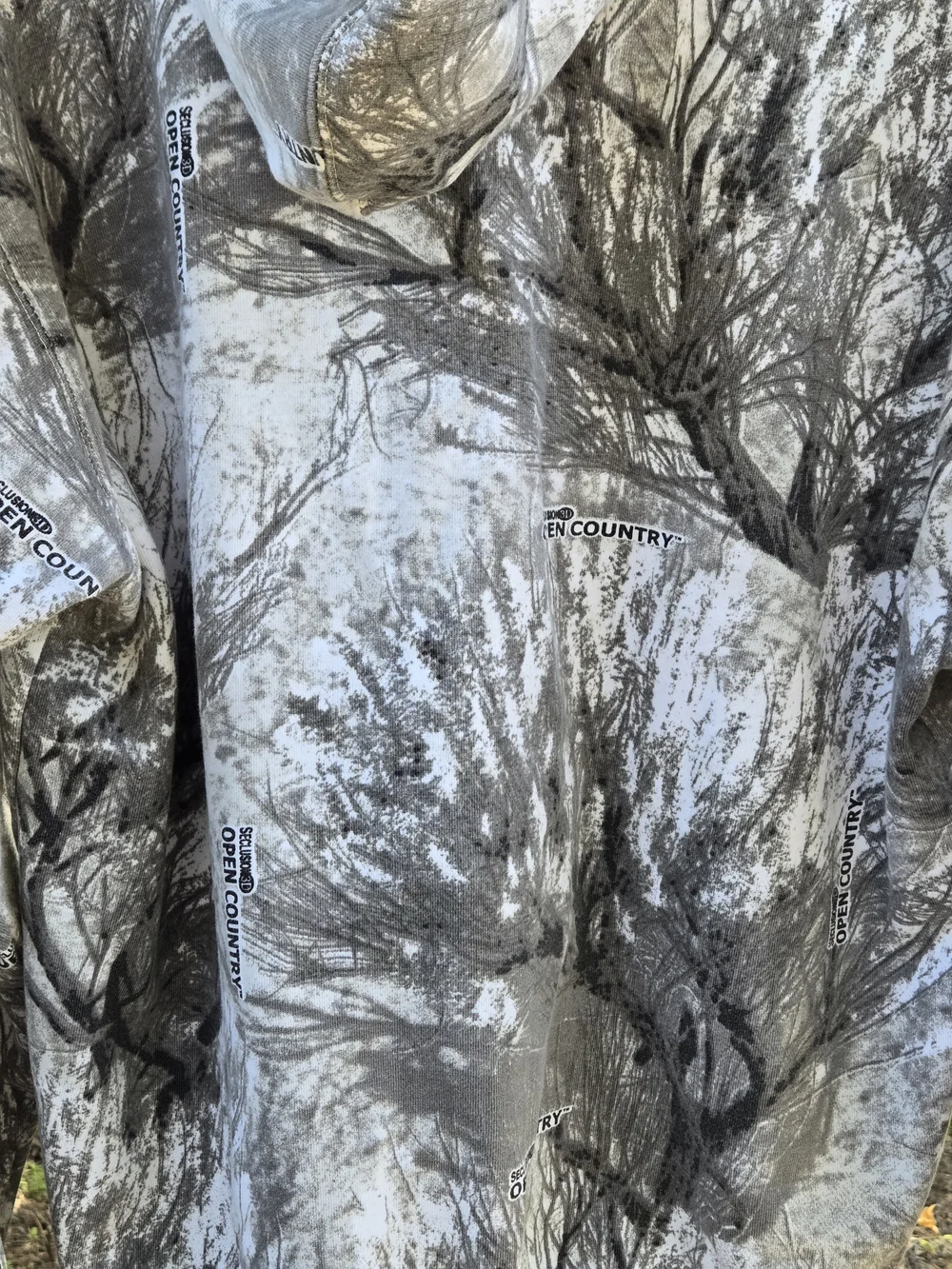 Predator Quest Camo Hoodie with Orange Eye Graphic Cabelas Large